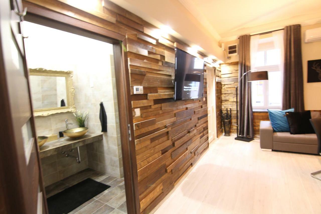 Center Of The Center, The Grand Deluxe Apartment บูดาเปสต์ ภายนอก รูปภาพ