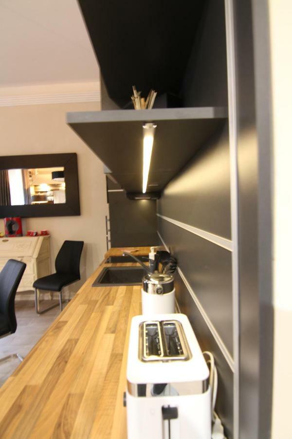 Center Of The Center, The Grand Deluxe Apartment บูดาเปสต์ ภายนอก รูปภาพ