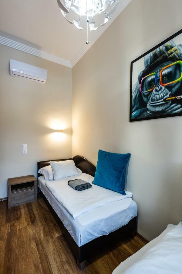 Center Of The Center, The Grand Deluxe Apartment บูดาเปสต์ ภายนอก รูปภาพ
