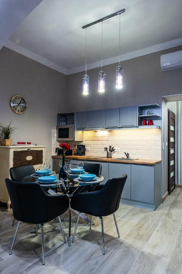 Center Of The Center, The Grand Deluxe Apartment บูดาเปสต์ ภายนอก รูปภาพ