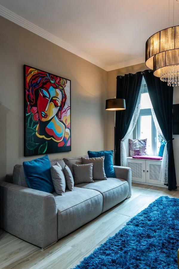 Center Of The Center, The Grand Deluxe Apartment บูดาเปสต์ ภายนอก รูปภาพ
